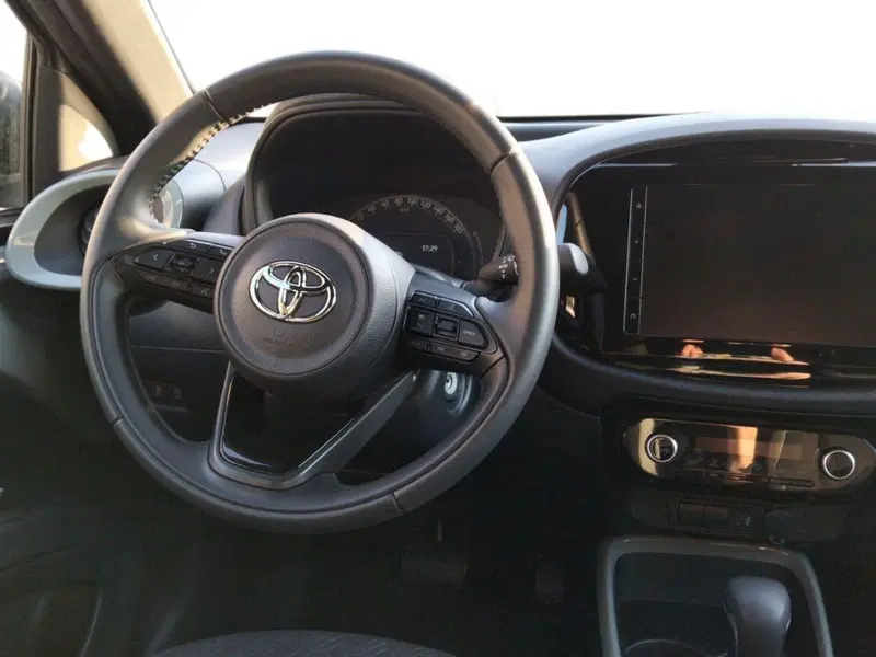 Toyota Aygo X usata a Roma (6)