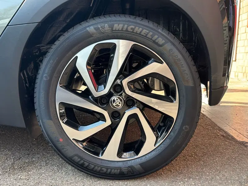 Toyota Aygo X nuova a Bologna (7)