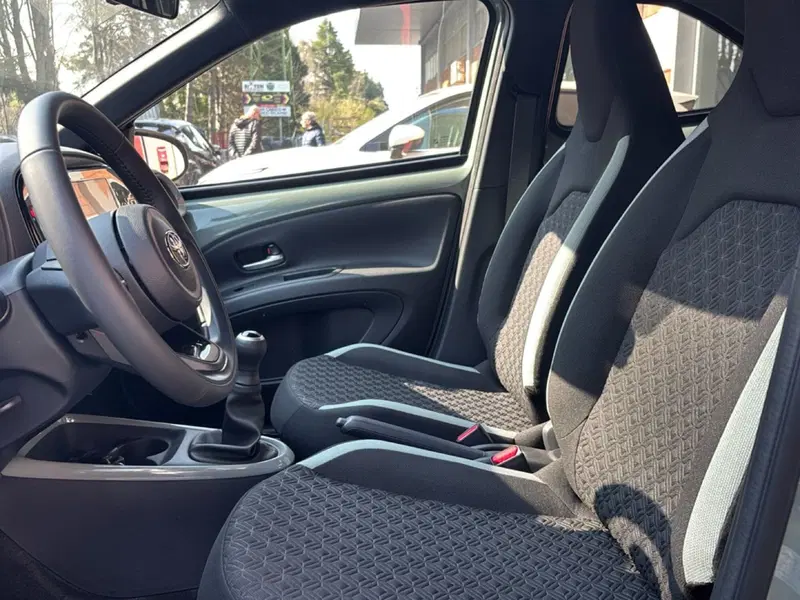 Toyota Aygo X nuova a Bologna (8)