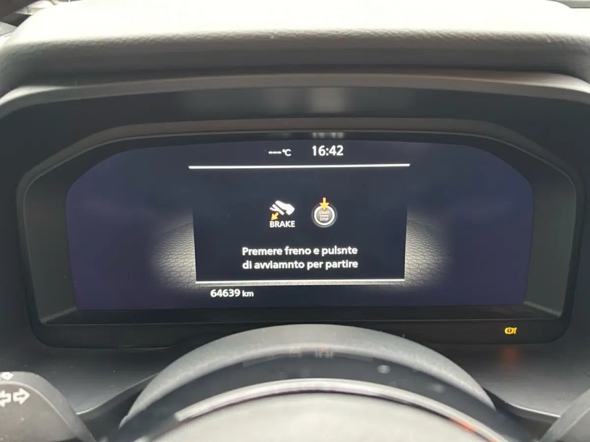 Nissan Qashqai usata a Bologna (15)