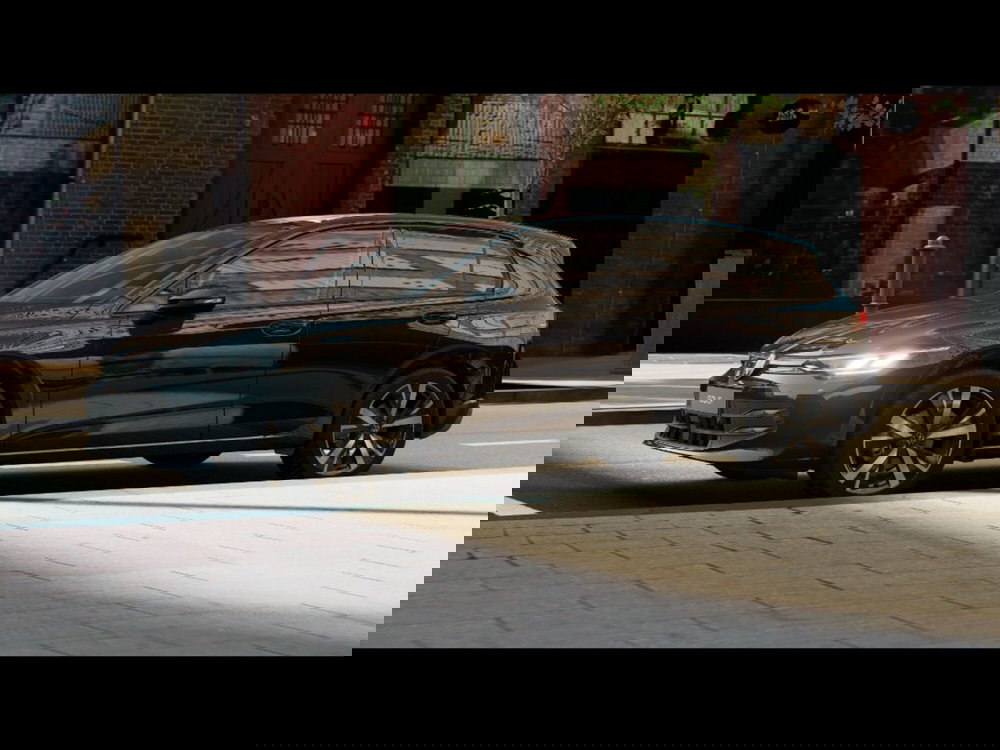 Volkswagen Golf nuova a Livorno (2)