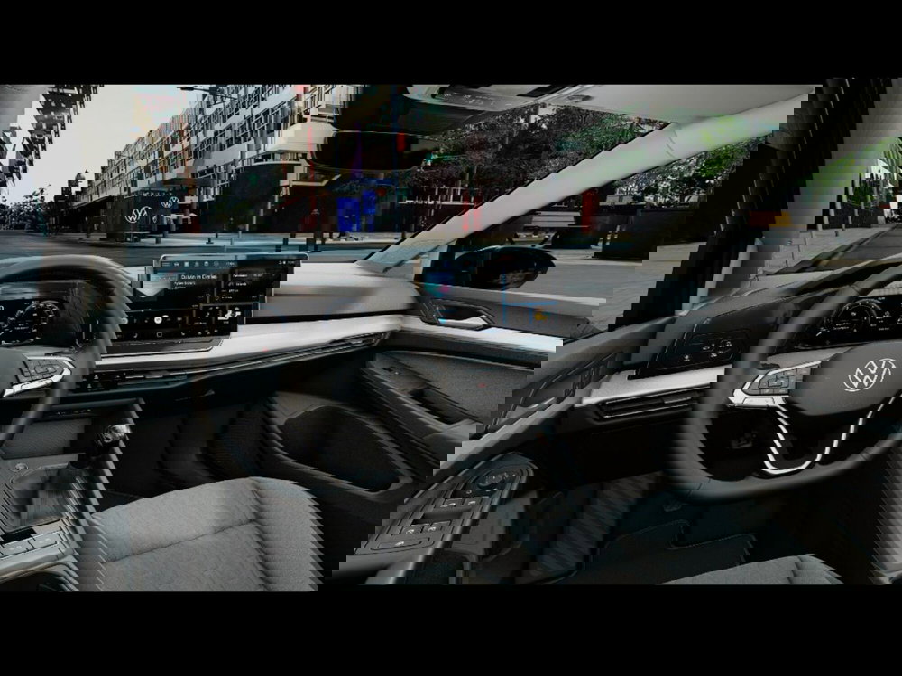 Volkswagen Golf nuova a Livorno (6)