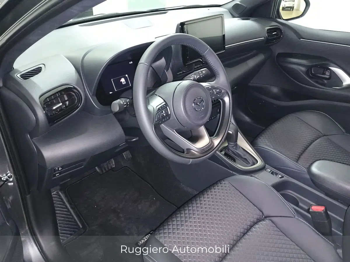 Mazda Mazda2 Hybrid nuova a Catanzaro (10)