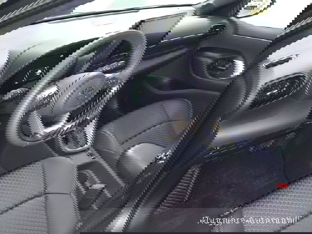 Mazda Mazda2 Hybrid nuova a Catanzaro (10)