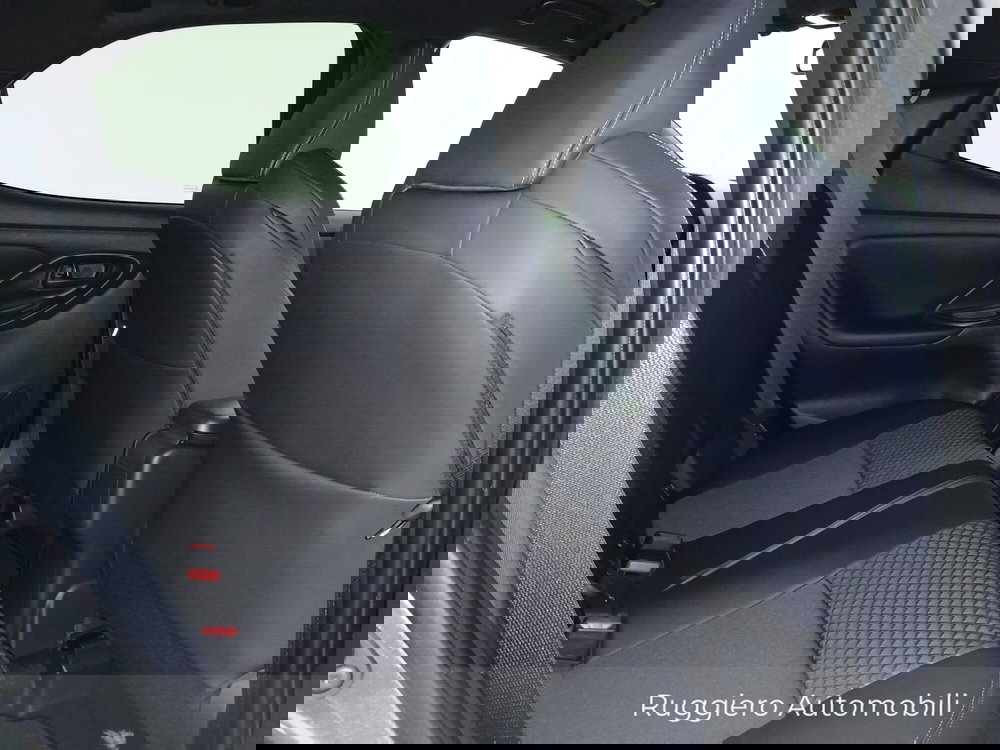 Mazda Mazda2 Hybrid nuova a Catanzaro (13)