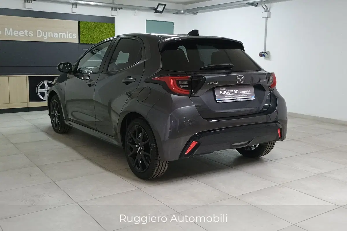 Mazda Mazda2 Hybrid nuova a Catanzaro (5)