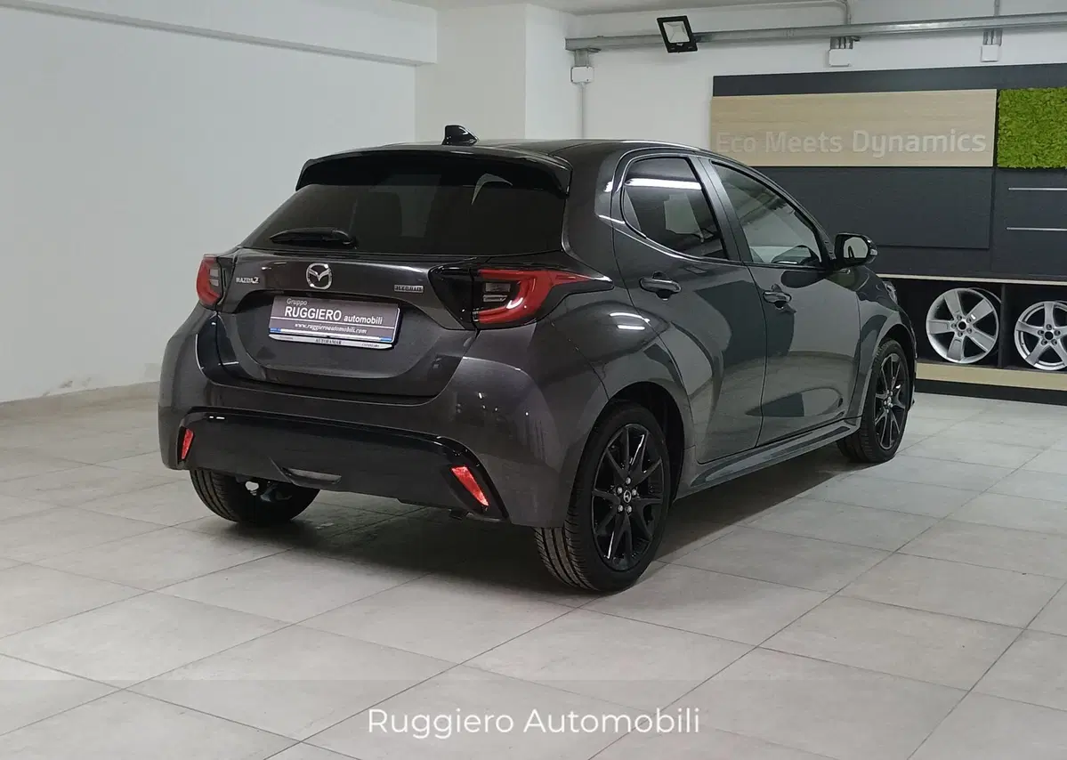 Mazda Mazda2 Hybrid nuova a Catanzaro (6)