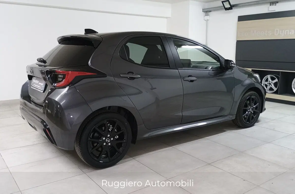 Mazda Mazda2 Hybrid nuova a Catanzaro (7)