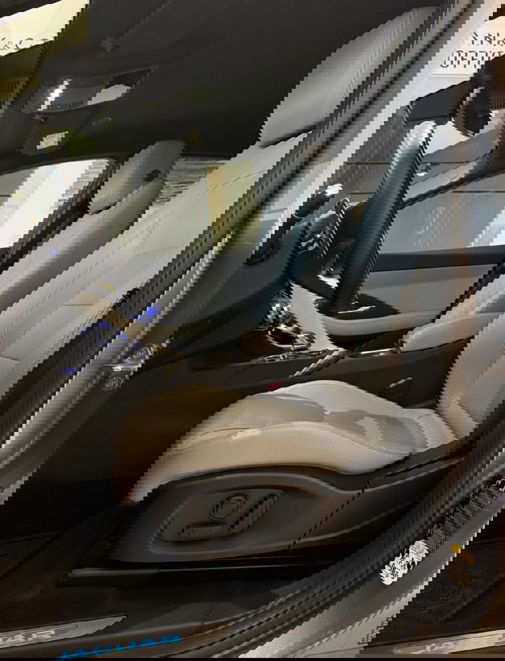 Jaguar E-Pace usata a Parma (4)