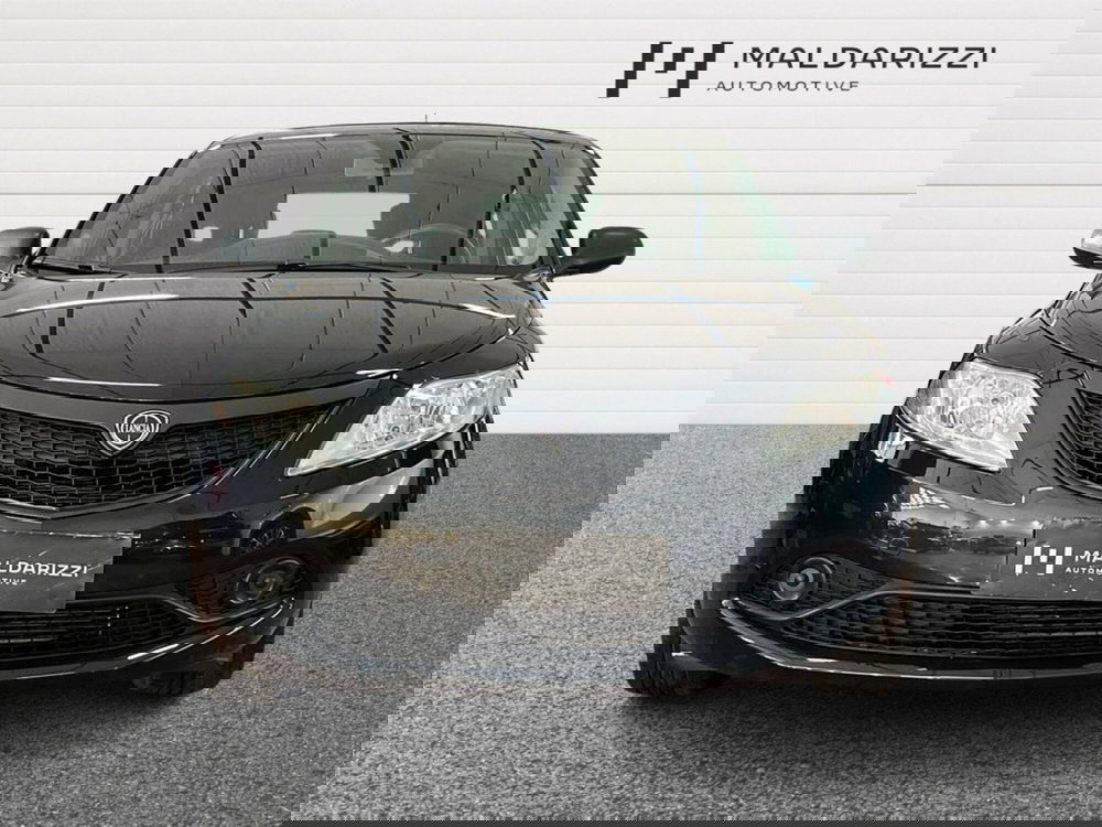 Lancia Ypsilon usata a Lecce (2)