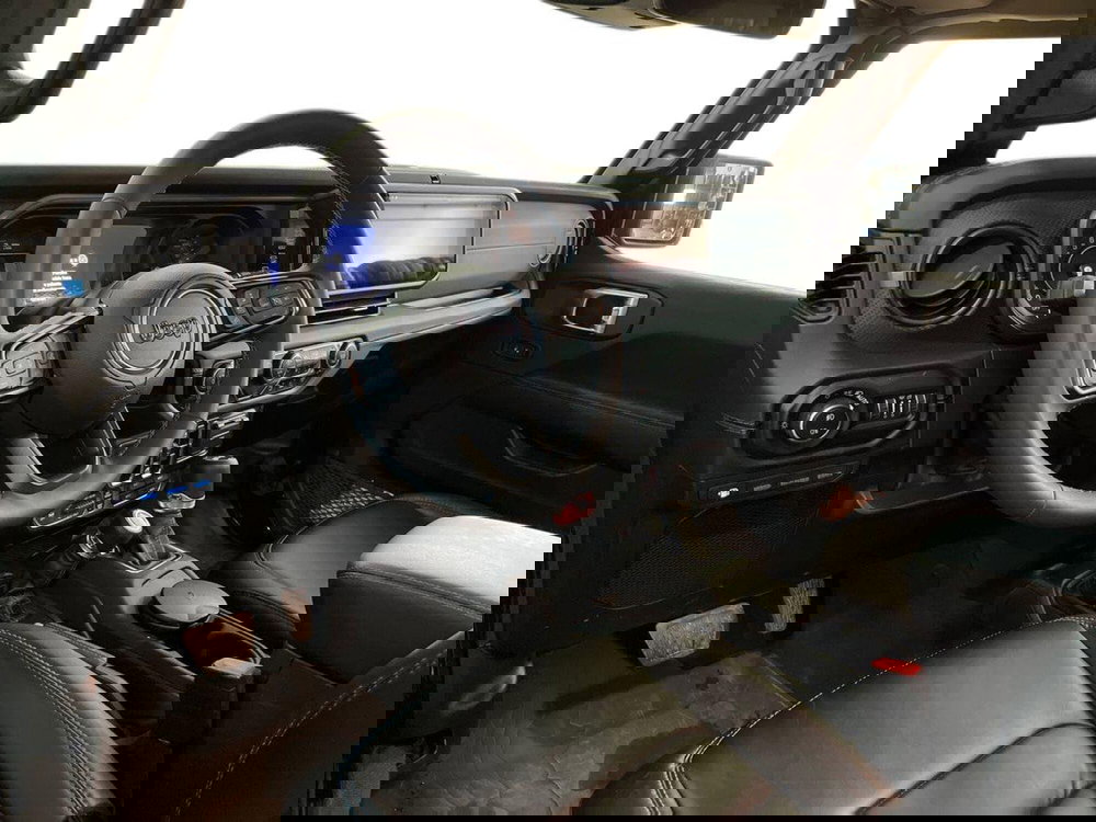 Jeep Wrangler Unlimited usata a Bari (10)