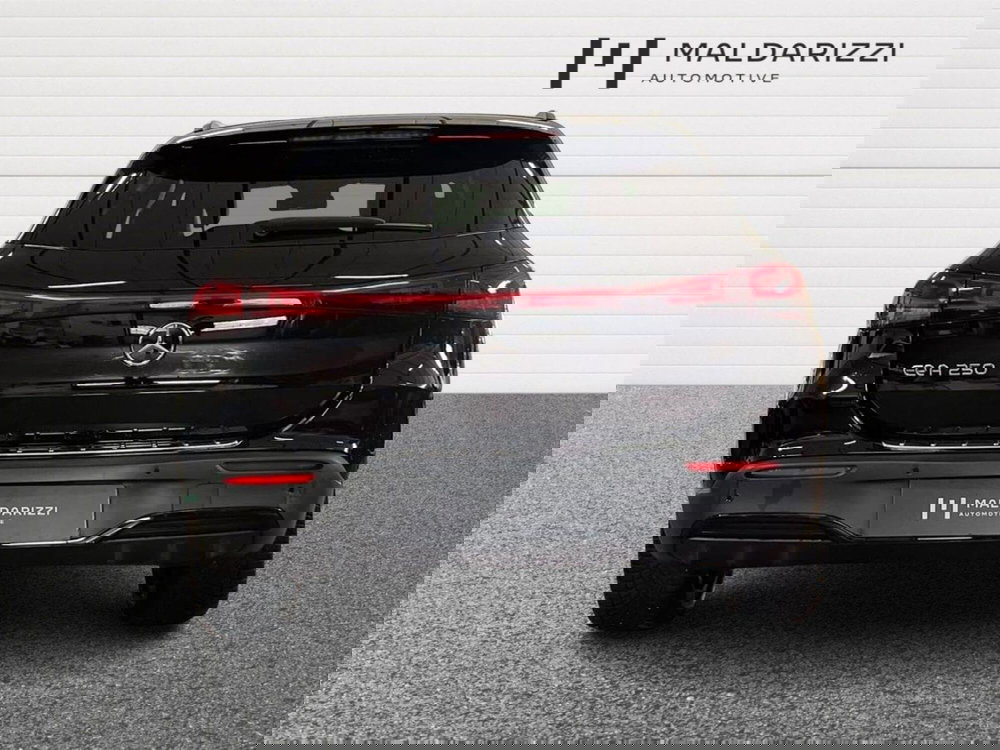 Mercedes-Benz EQA usata a Bari (3)