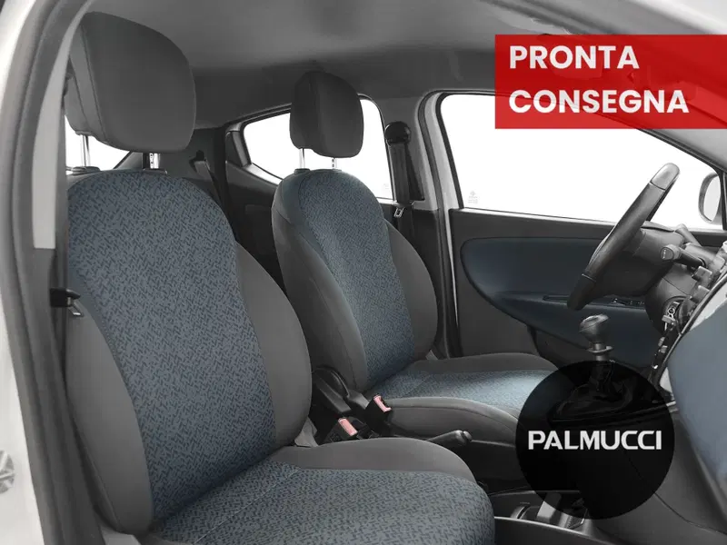 Lancia Ypsilon usata a Prato (16)
