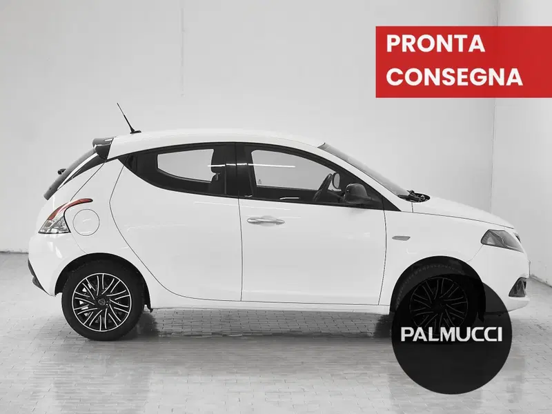 Lancia Ypsilon usata a Prato (5)