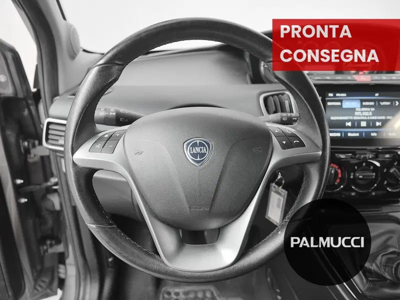 Lancia Ypsilon usata a Prato (17)