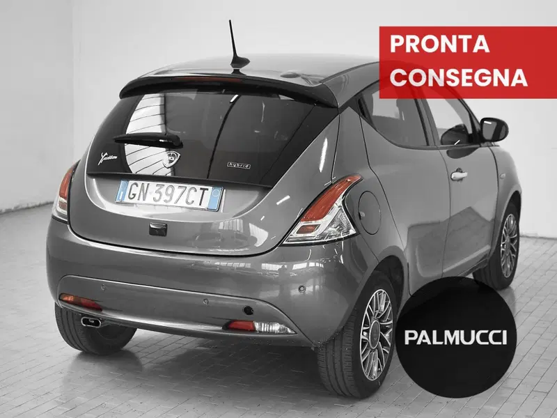 Lancia Ypsilon usata a Prato (3)