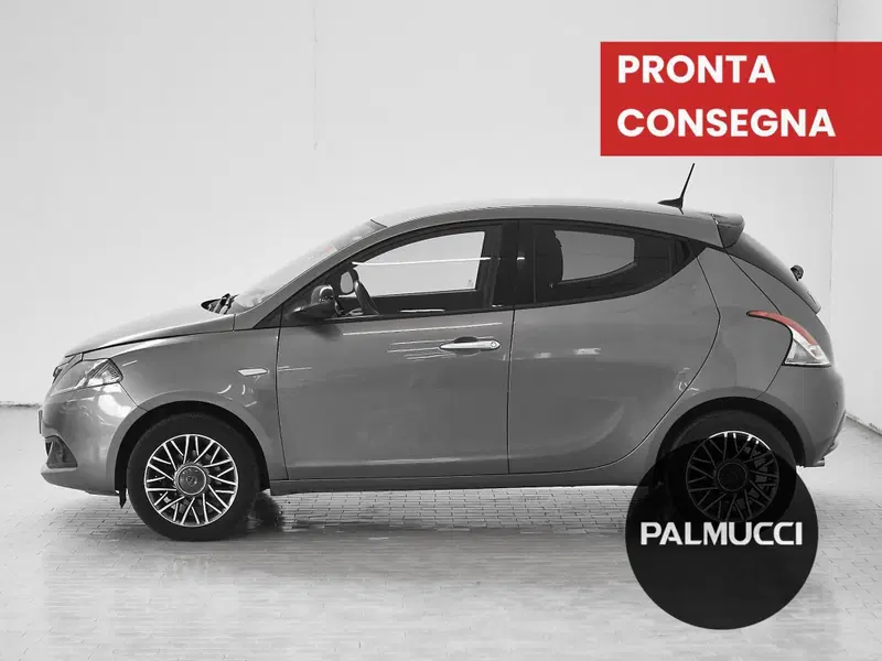 Lancia Ypsilon usata a Prato (4)