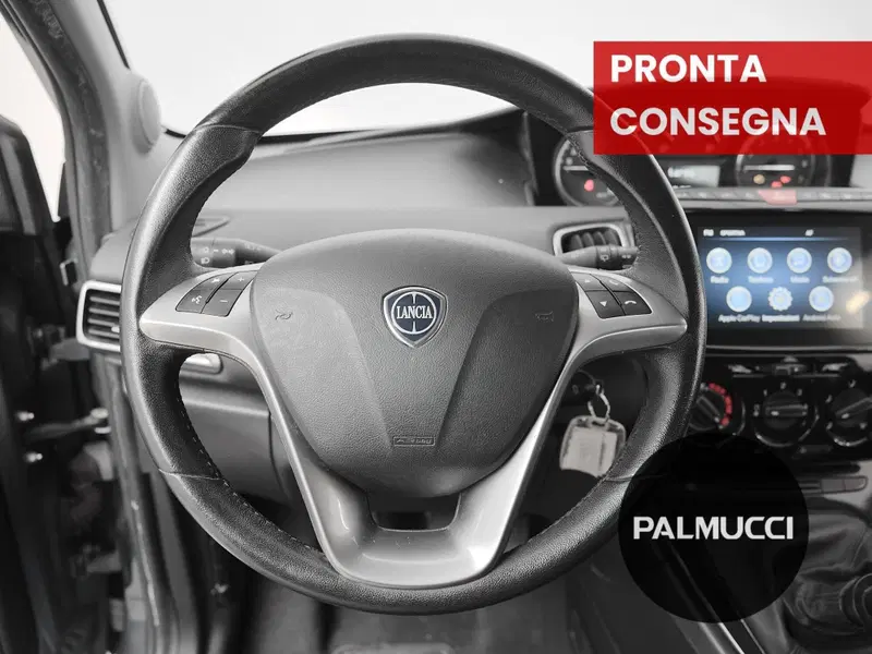 Lancia Ypsilon usata a Prato (13)