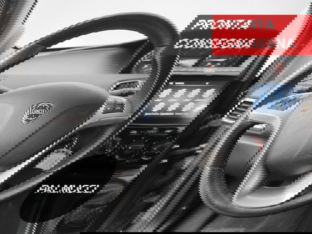 Lancia Ypsilon usata a Prato (13)