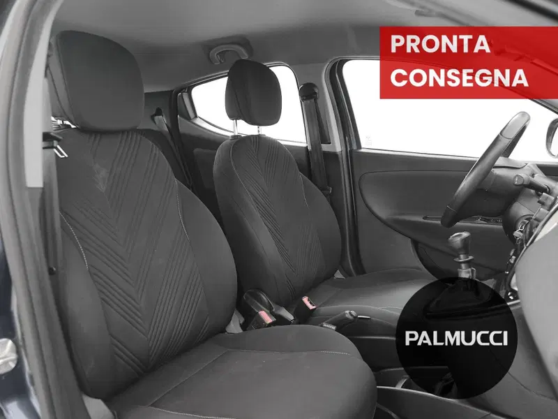 Lancia Ypsilon usata a Prato (17)