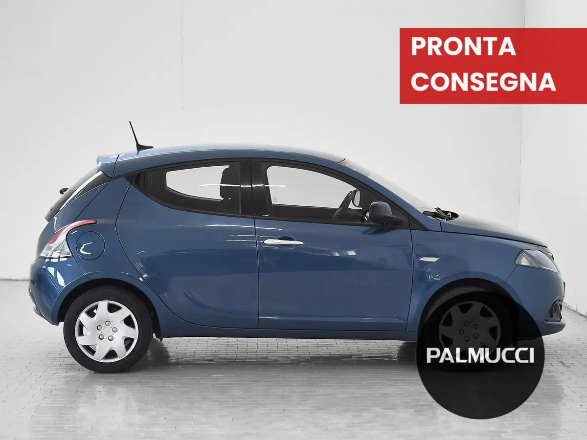 Lancia Ypsilon usata a Prato (3)