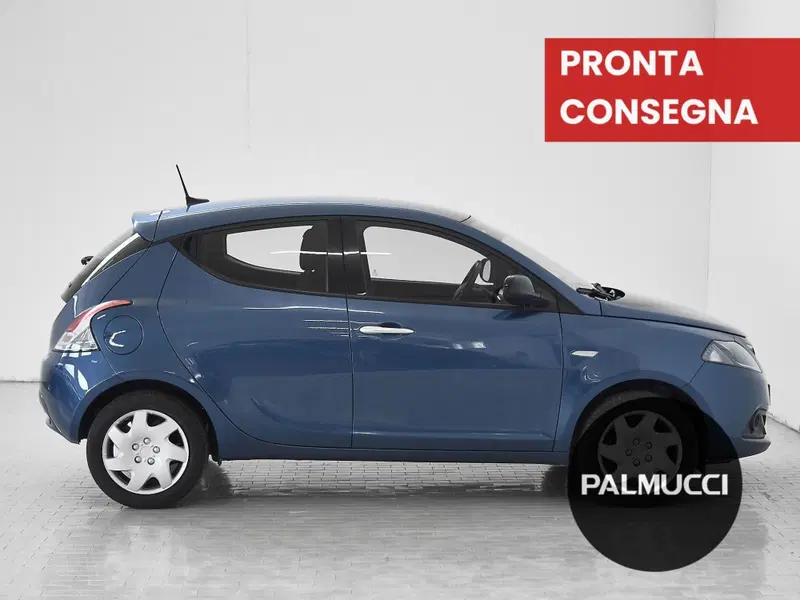 Lancia Ypsilon usata a Prato (3)