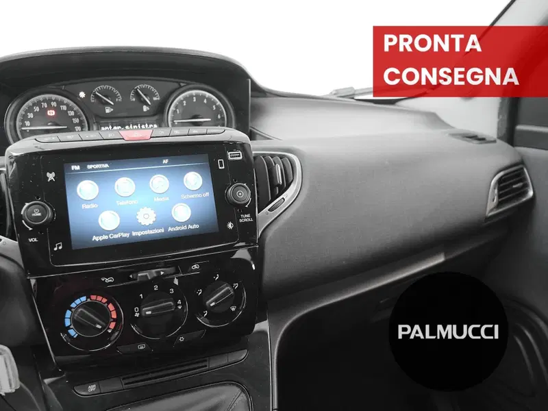 Lancia Ypsilon usata a Prato (8)