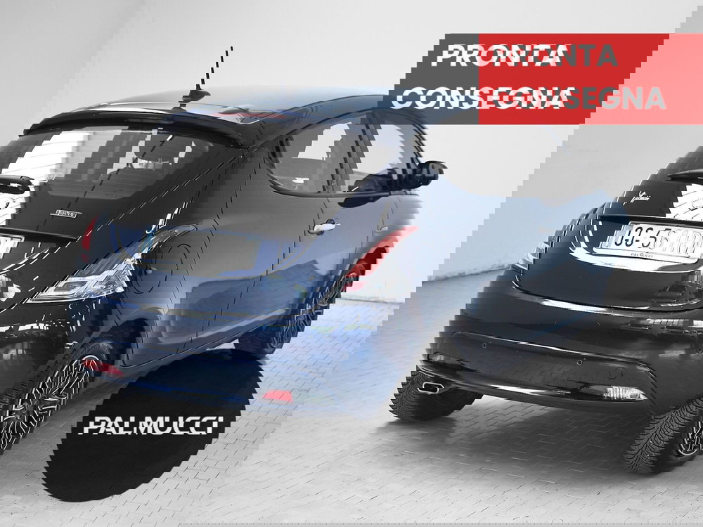 Lancia Ypsilon usata a Prato (3)