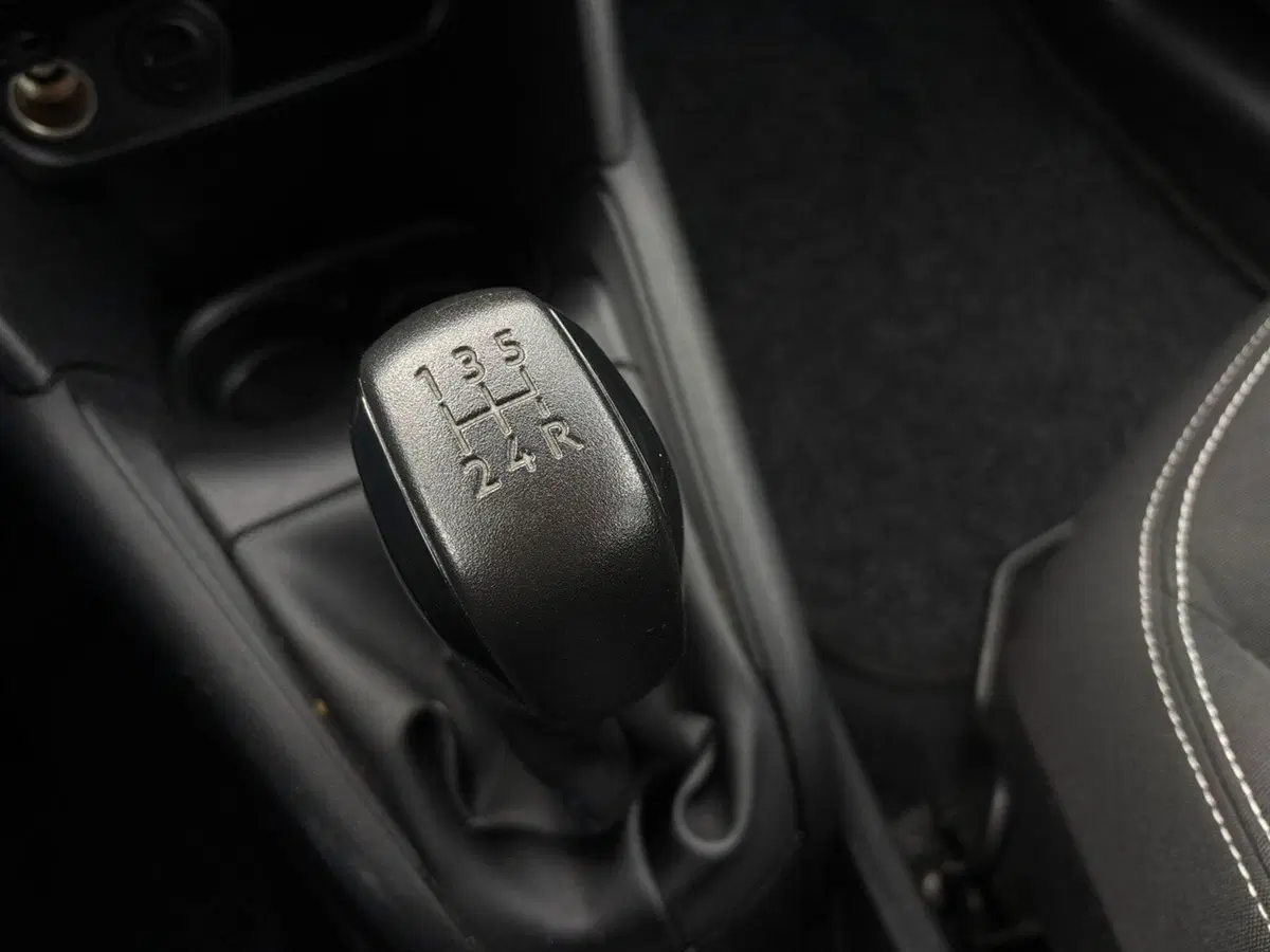 Peugeot 208 usata a Vercelli (13)