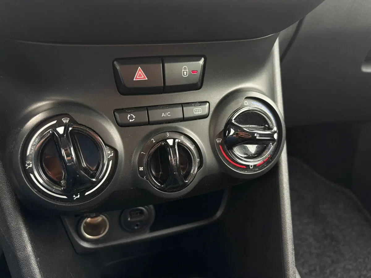 Peugeot 208 usata a Vercelli (15)