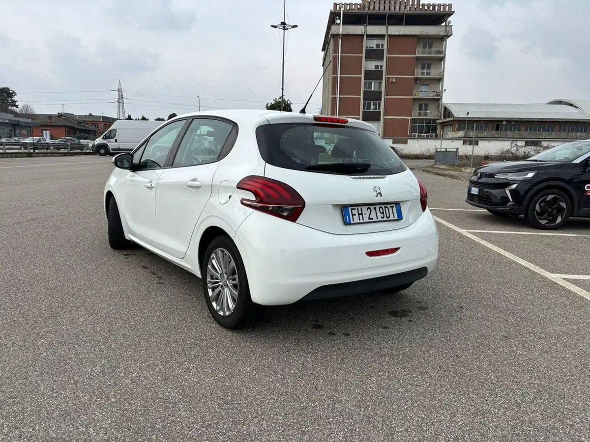 Peugeot 208 usata a Vercelli (4)