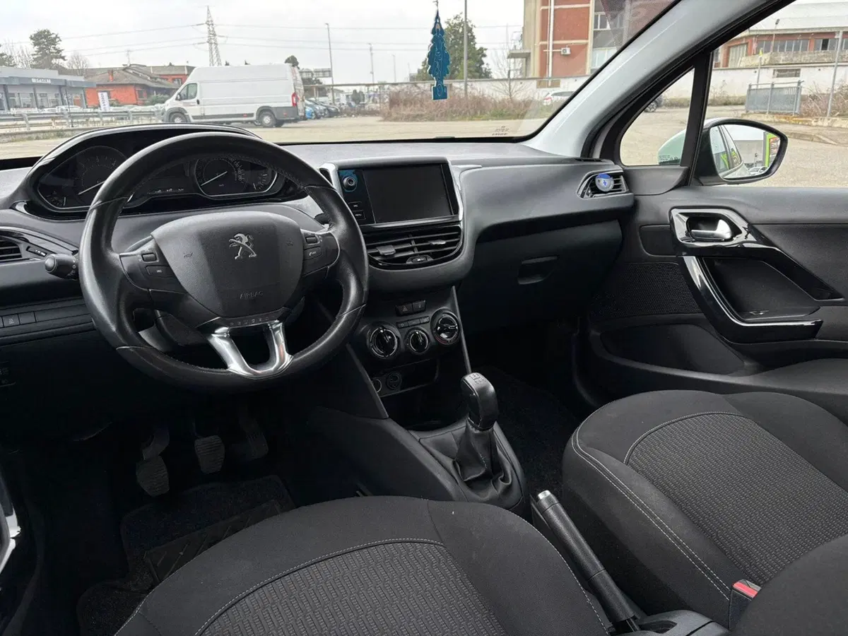 Peugeot 208 usata a Vercelli (7)