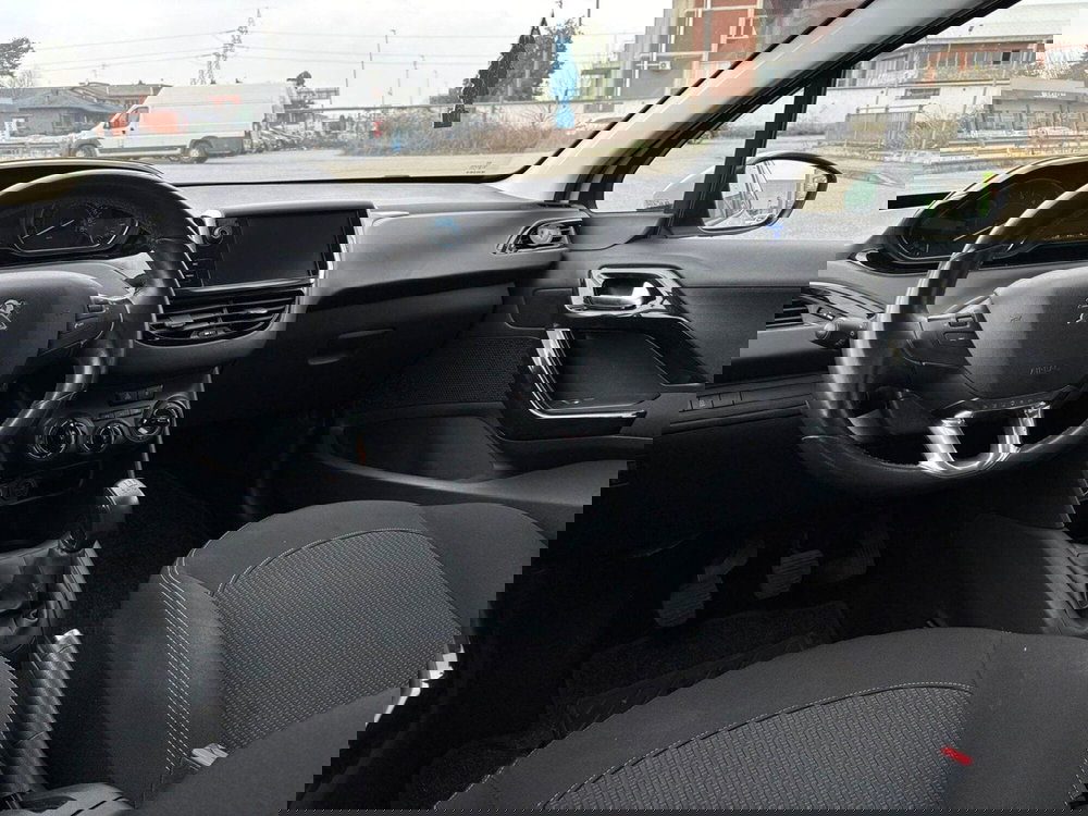 Peugeot 208 usata a Vercelli (7)