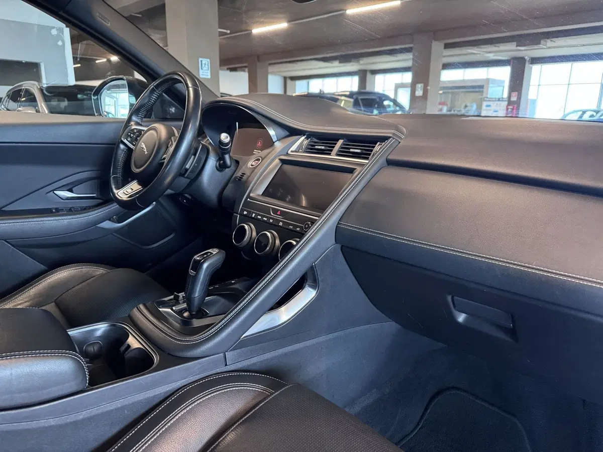 Jaguar E-Pace usata a Messina (10)