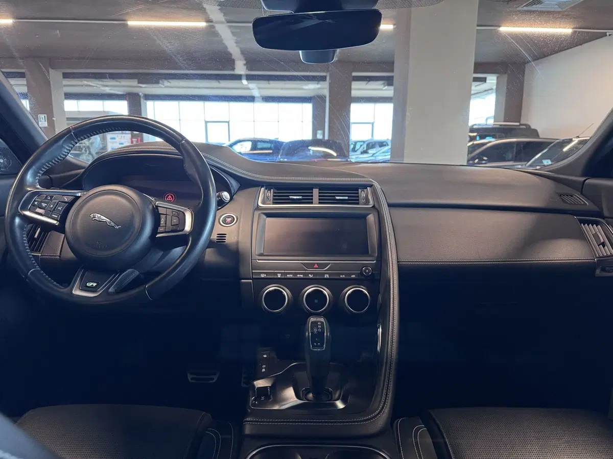 Jaguar E-Pace usata a Messina (12)