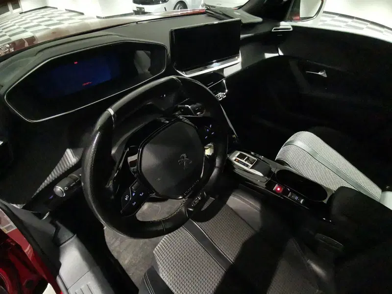 Peugeot 2008 usata a Taranto (13)