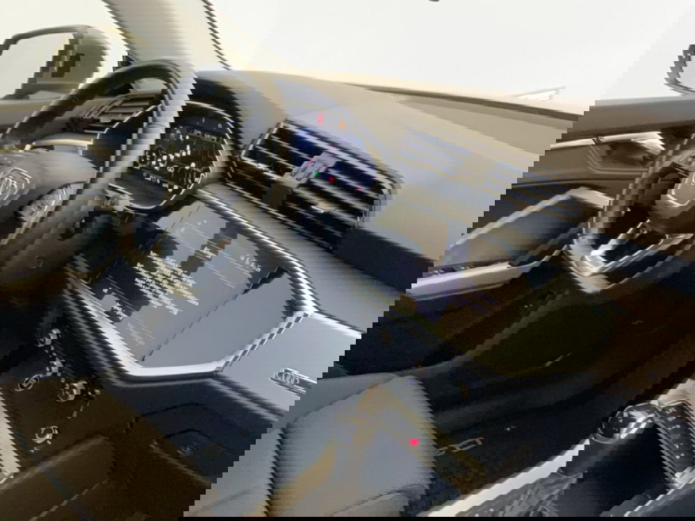 Audi Q3 Sportback usata a Caserta (7)