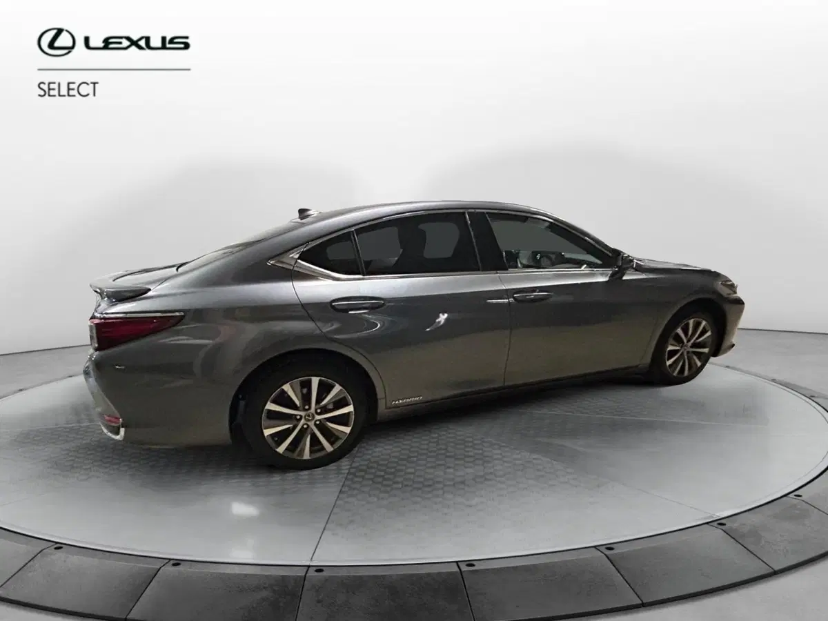 Lexus ES usata a Bergamo (14)