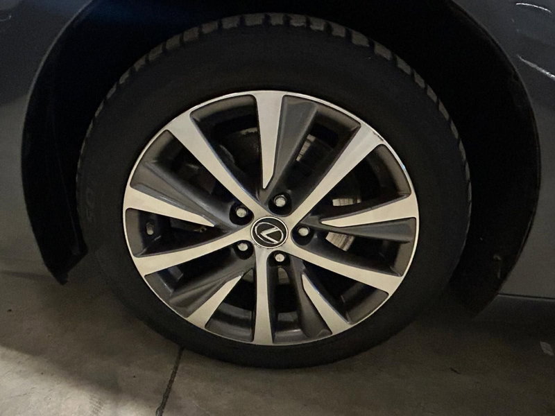 Lexus ES usata a Bergamo (15)