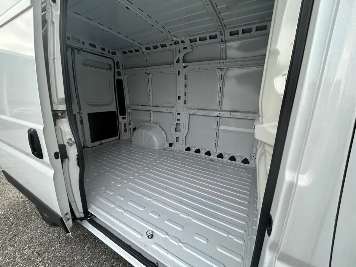 Toyota Proace Max Furgone nuova a Bergamo (10)