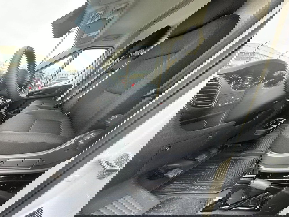 Toyota Proace Max Furgone nuova a Bergamo (11)