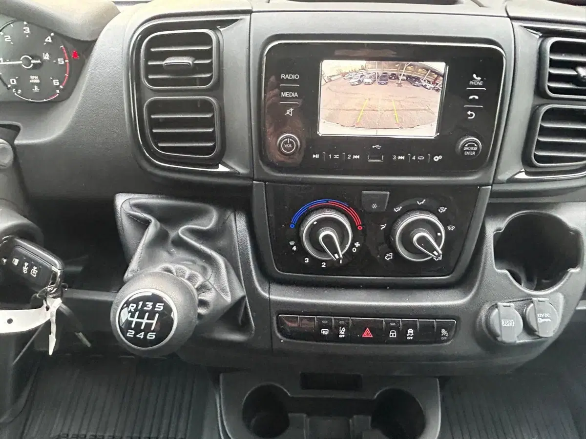 Toyota Proace Max Furgone nuova a Bergamo (15)