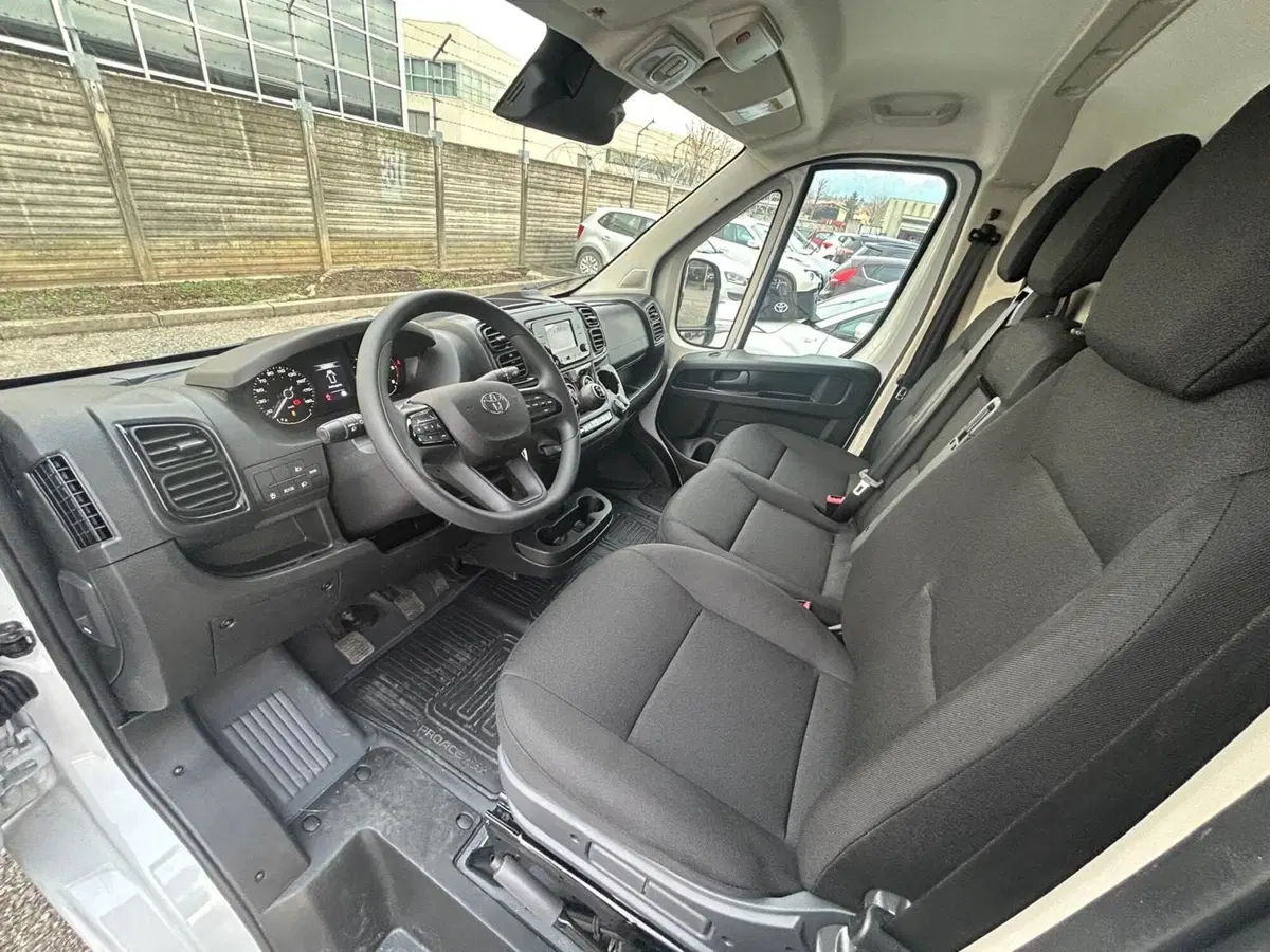 Toyota Proace Max Furgone nuova a Bergamo (16)
