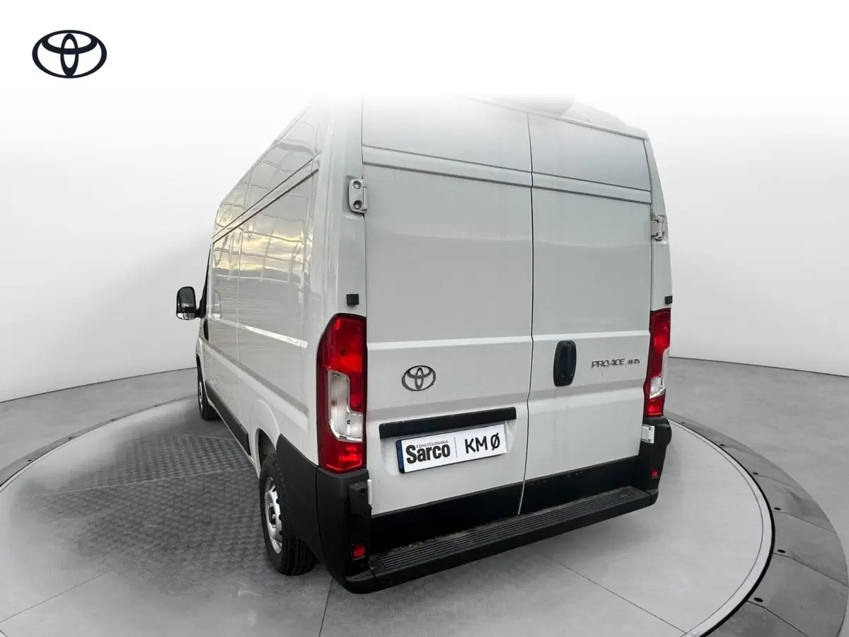 Toyota Proace Max Furgone nuova a Bergamo (19)