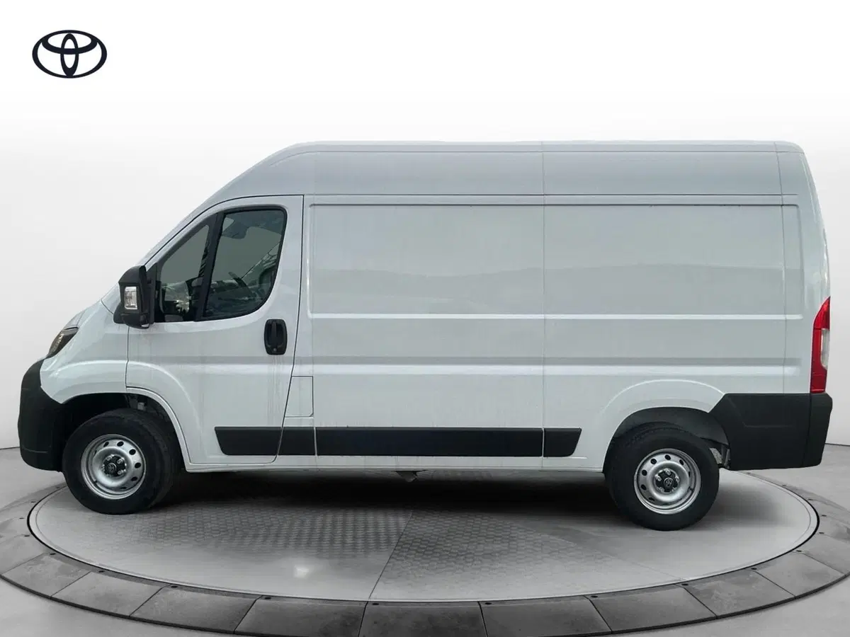 Toyota Proace Max Furgone nuova a Bergamo (3)