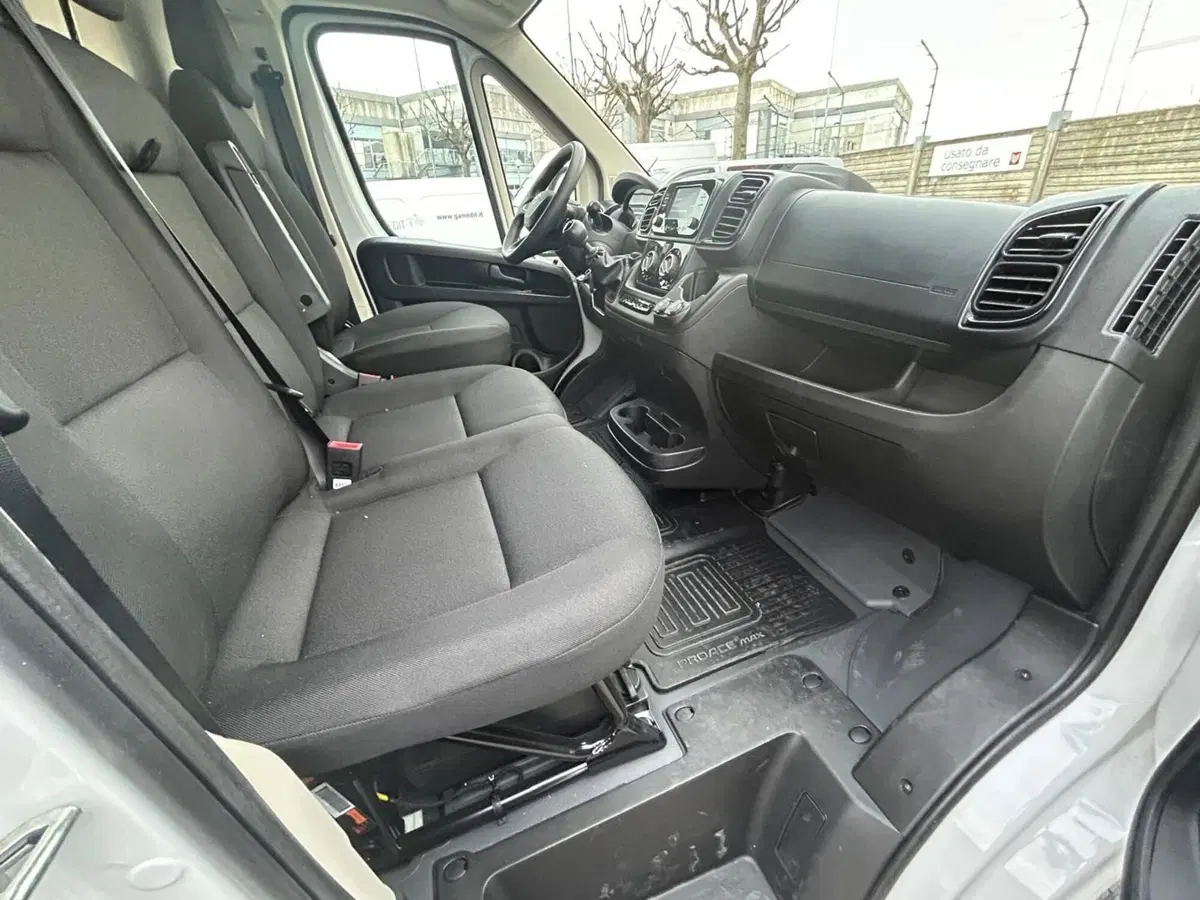Toyota Proace Max Furgone nuova a Bergamo (6)