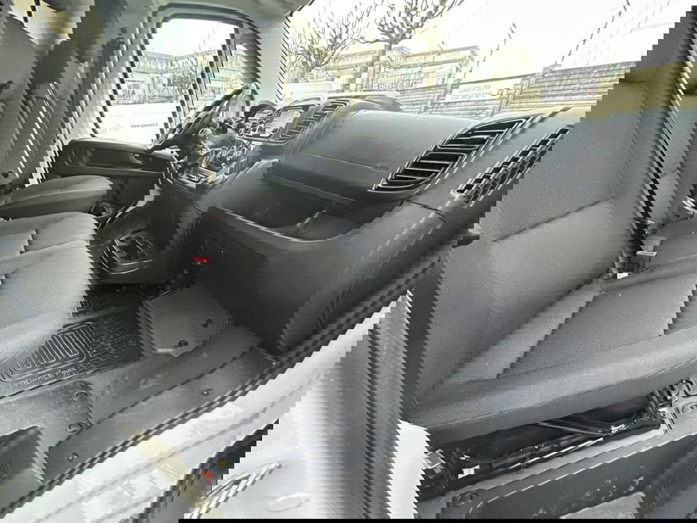 Toyota Proace Max Furgone nuova a Bergamo (6)