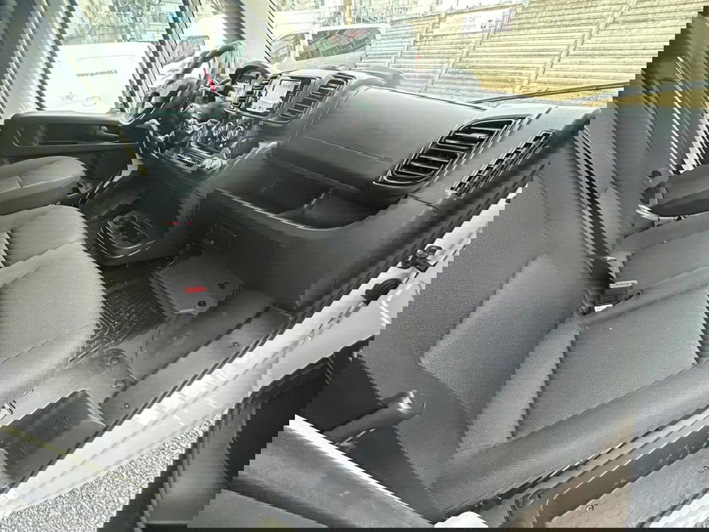 Toyota Proace Max Furgone nuova a Bergamo (7)