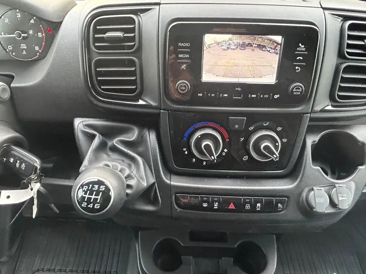 Toyota Proace Max Furgone nuova a Bergamo (8)