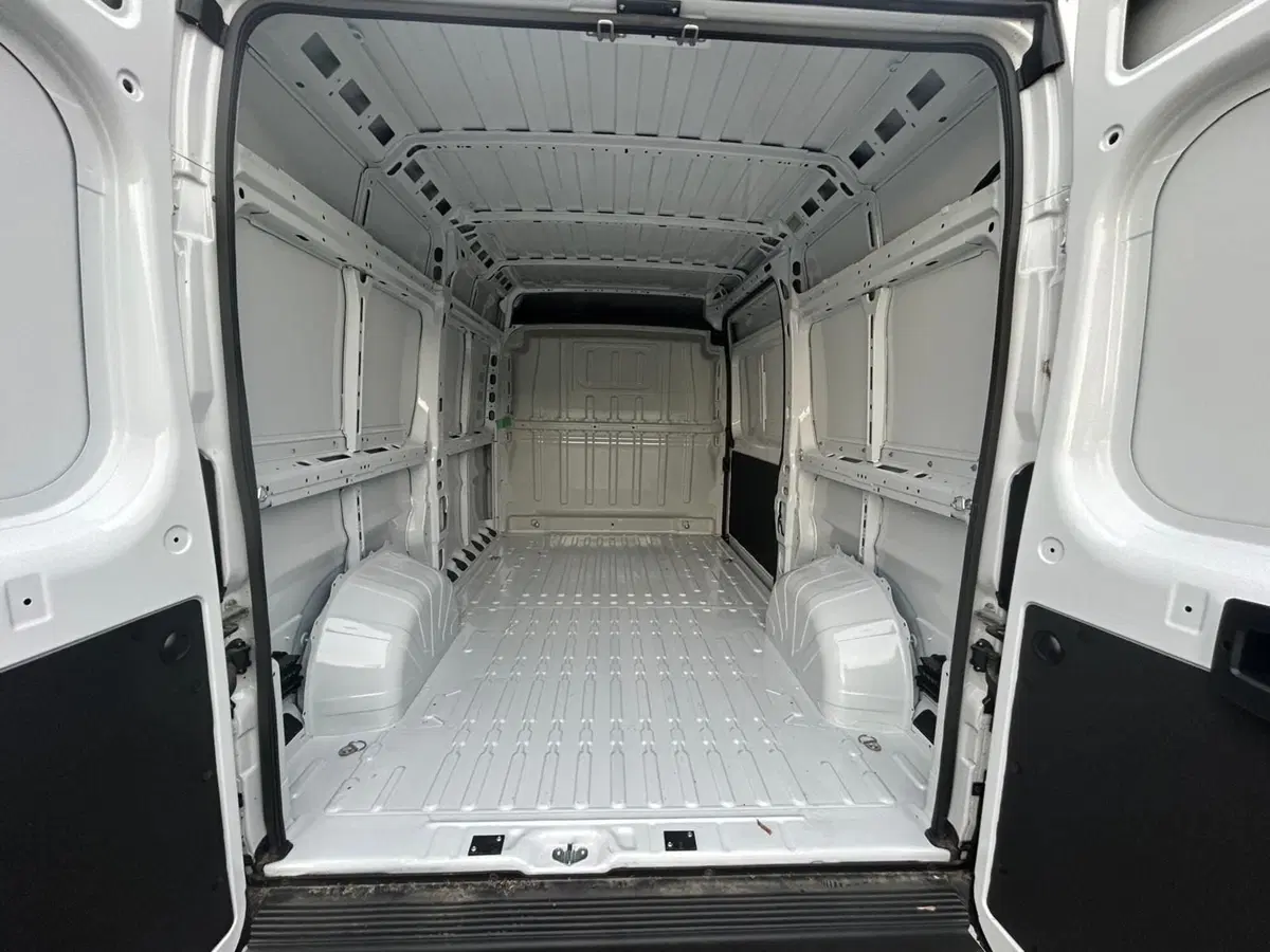 Toyota Proace Max Furgone nuova a Bergamo (9)